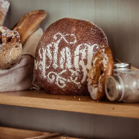 普拉茨尔酒店 - 高级 4*