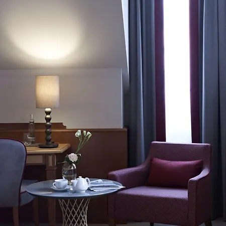 普拉茨尔酒店 - 高级 4*