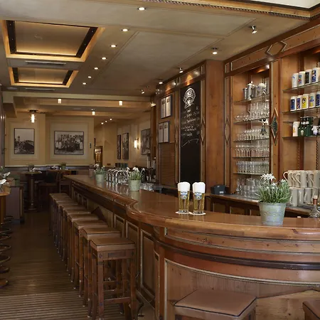 普拉茨尔酒店 - 高级 酒店