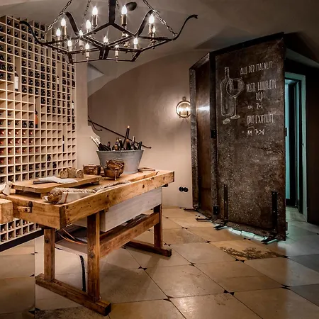 普拉茨尔酒店 - 高级 4*